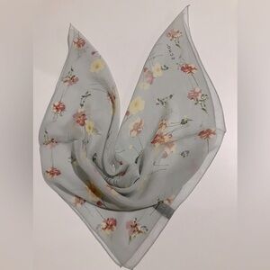 Echo Floral Sheer Scarf in Soft Gray